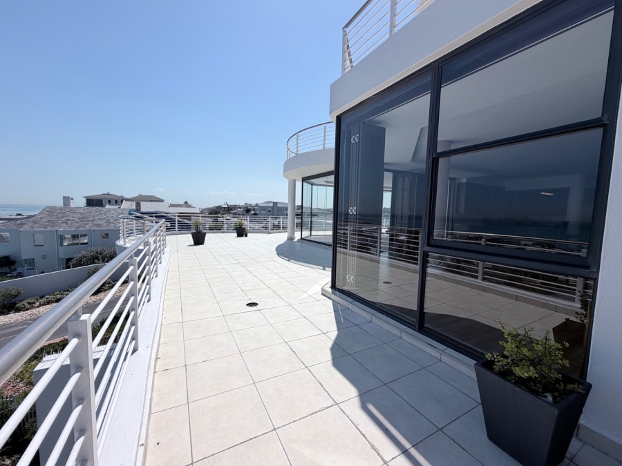 3 Bedroom Property for Sale in Bloubergstrand Western Cape